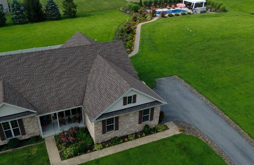 Mertztown Casa | Country Home Hot tub, Sauna, Pool table. 10 minutes from Bear Creek Ski Resort