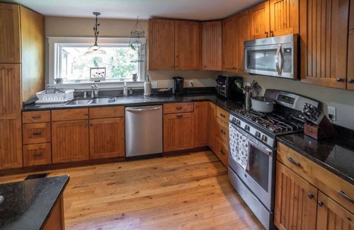 Wilmington Casa | Country Home in Heart of Village Close to Mt.Snow!