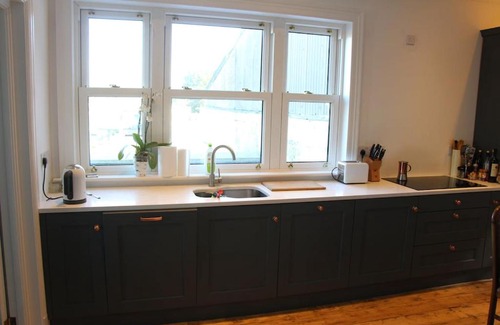 Kildare Apartamento | Country home with a Pub, Restaurant & Brewery onsite !