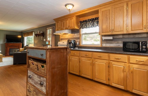 Deerfield Casa | Country home with cozy fireplace