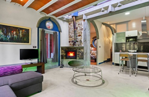 Meruja Casa | Casa rural 'Zentralclub Proton' con vistas a la montaña, terraza privada y Wi-Fi