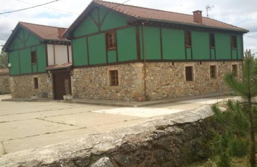 Castrejón de la Peña Casa | Casa rural 'Valle Tosande I' con vistas a la montaña y Wi-Fi