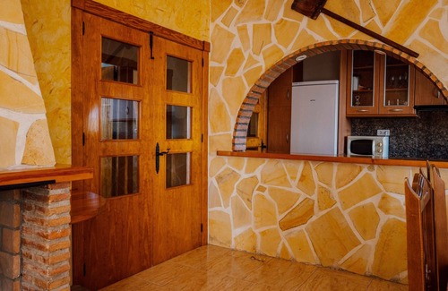 Navares Casa | Casa rural 'Casa Castillo' con vistas a la montaña, Wi-Fi y aire acondicionado