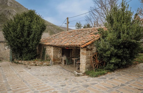 La Pernia Casa | Casa rural 'La Casa Del Diezmo De La Montaña' con vistas a la montaña, terraza privada y Wi-Fi
