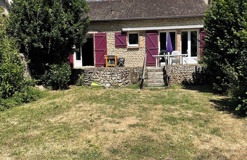 Beaumont-sur-Sarthe Casa | Country house with river access from private pontoon