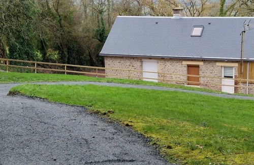 Saint-Pierre-Tarentaine Casa | Country house for four to six people, lovely country setting