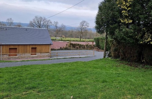 Saint-Pierre-Tarentaine Casa | Country house for four to six people, lovely country setting