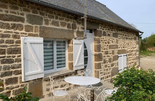 Louvigne-du-Desert Casa | Country house 45min from Mt St Michel