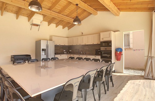 Avignon Casa | CASA DE CAMPO A 2 PASOS DE LA CIUDAD