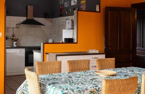 Valle de Carranza Casa | Casa rural 'Aitxitxe' con vistas a la montaña, piscina privada y terraza privada