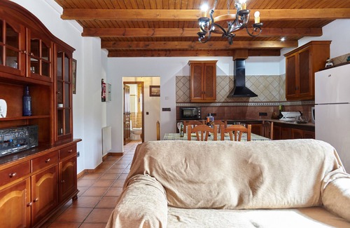 Arbuniel Casa | Casa rural 'Alojamiento Rural La Ventilla' con vistas a la montaña, piscina privada y Wi-Fi