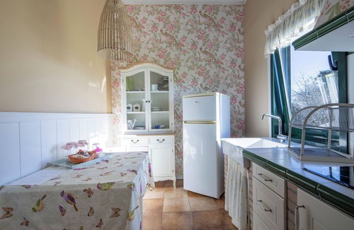 Catasol Casa | Casa rural 'Apartamento La Calleja' con terraza compartida, jardín compartido y Wi-Fi