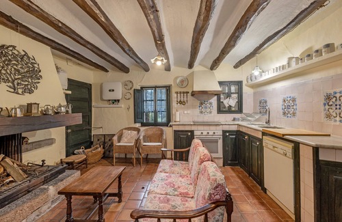 Cuestas de Ruda Casa | Casa rural 'Can Pere Martí' con piscina privada, terraza privada y Wi-Fi