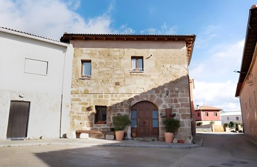 Llano de Bureba Casa | Casa rural 'Casa Llano' con vistas a la montaña y Wi-Fi