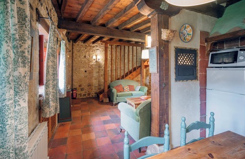 Moarves de Ojeda Casa | Casa rural 'Capellan' con vistas a la montaña, jardín compartido y Wi-Fi