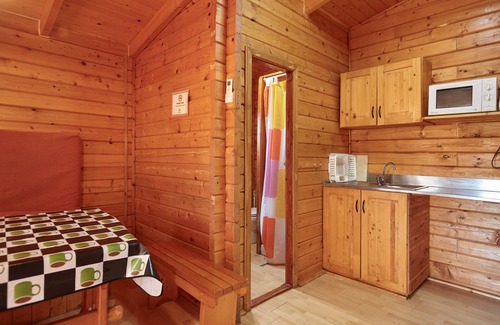 Hornos Casa | Casa rural 'Cabaña De Madera 2' con vistas a la montaña, piscina compartida y aire acondicionado