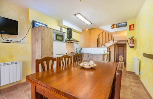 Osso de Sio Casa | Casa rural 'Cal Emilia' con terraza privada, Wi-Fi y aire acondicionado