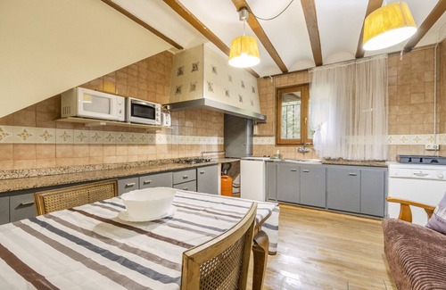 Oden Villa | Casa rural 'Cal Pastor' con piscina privada, jardín privado y Wi-Fi
