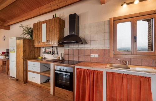 Casserres Casa | Casa rural 'Cal Torrentí' con vistas a la montaña, piscina privada y Wi-Fi