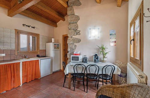 Casserres Casa | Casa rural 'Cal Torrentí' con vistas a la montaña, piscina privada y Wi-Fi