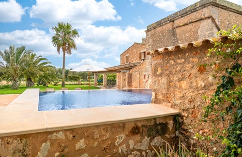 Campos Villa | Casa rural 'Can Mayol' con vistas a la montaña, Wi-Fi y aire acondicionado
