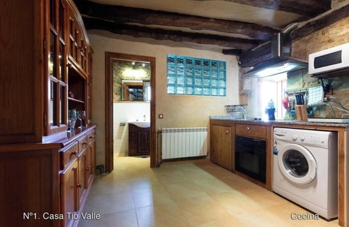 Revelillas Casa | Casa rural 'Casa Del Valle Perdido 1' con vistas a la montaña, terraza compartida y Wi-Fi