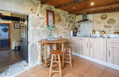 Portas Casa | Casa rural 'Casa Roi' con terraza privada, jardín privado y Wi-Fi