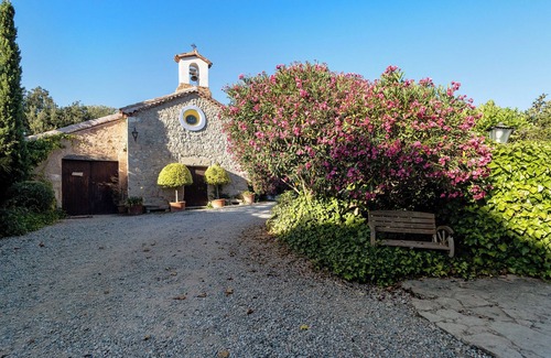 El Bruc Casa | Casa rural 'Casa Romaní' con vistas a la montaña, piscina compartida y Wi-Fi