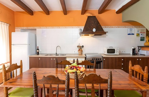 Rossell Casa | Casa rural 'Casa Rural Angelita' con vistas a la montaña, Wi-Fi y aire acondicionado