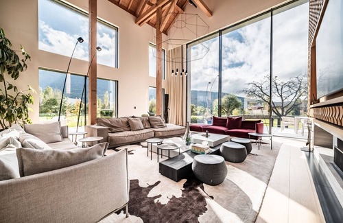 Saint-Cergues Casa | Casa de campo 'Chateau De Neydens' con vistas a la montaña, Wi-Fi y aire acondicionado