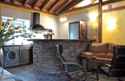 Almajano Casa | Casa rural 'Complejo Las Frascuelas' con vistas a la montaña, terraza privada y Wi-Fi