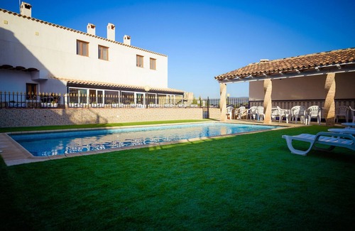 Otos Casa | Casa rural 'El Bañaor' con vistas a la montaña, Wi-Fi y aire acondicionado