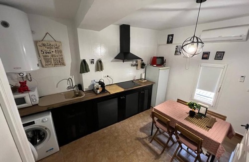 Zarra Casa | Casa rural 'El Encanto' con vistas a la montaña, terraza privada y aire acondicionado