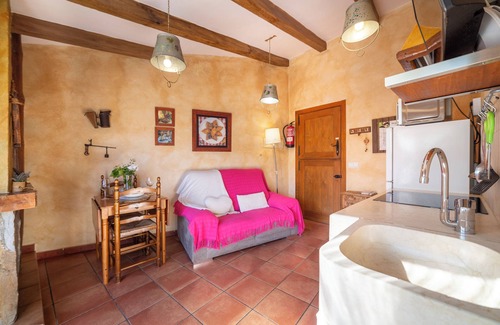 Laroya Casa | Casa rural 'El Mirador' con vistas a la montaña, Wi-Fi y aire acondicionado