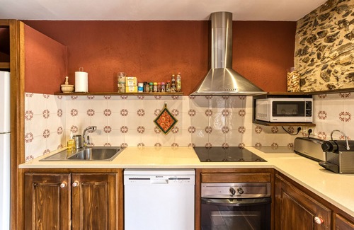 Garriguella Casa | Casa rural 'El Torn' con vistas a la montaña, Wi-Fi y aire acondicionado