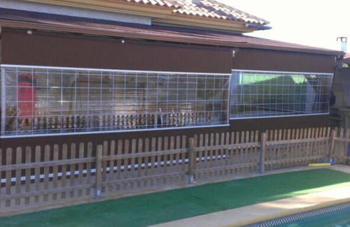 Puerto Lumbreras Casa | Casa rural 'Chalet Del Sol' con piscina privada, terraza compartida y jardín privado