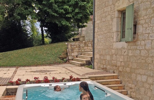 Belfort-du-Quercy Otro | Country house with independent sheepfold for 8 people