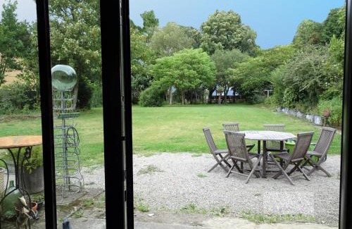 Canville-la-Rocque Casa | Country House in Normandy near Portbail Beach