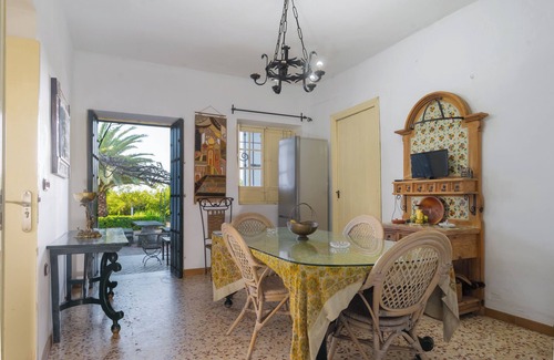 Gerena Casa | Casa rural 'Hacienda San Felipe' con piscina privada, terraza compartida y Wi-Fi