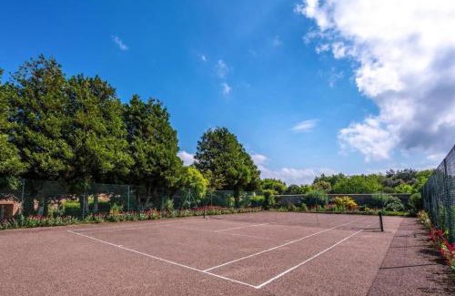 Binham Apartamento | Country house holiday with a tennis court!