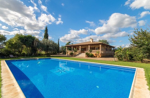 Buger Villa | Ca'n Berguins con piscina y vistas a la montaña