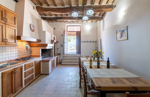 Cagli Apartamento | Casa Rural en Cagli con Piscina y Vistas
