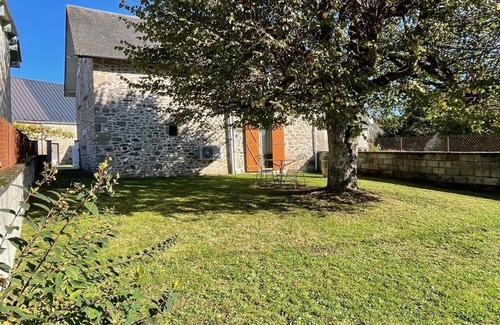 Peyrissac Casa | Country house in Corrèze 2 Bedrooms with GARDEN furnished Vintage