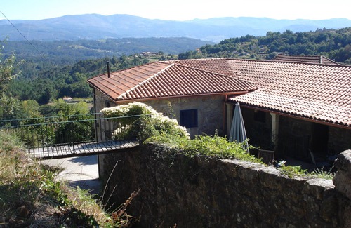 A Caniza Casa | Piedra Granja en un lugar idílico con piscina privada