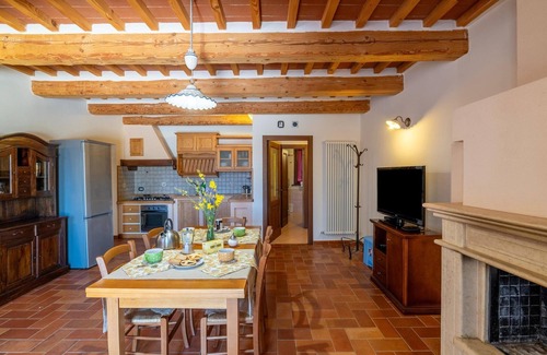 Cagli Apartamento | Casa Rural en Marche con Piscina y Vistas