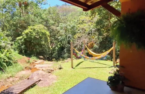 Paraty Cabaña | Country house in Paraty with natural waterfall.
