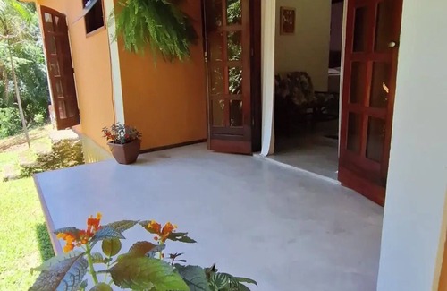 Paraty Cabaña | Country house in Paraty with natural waterfall.