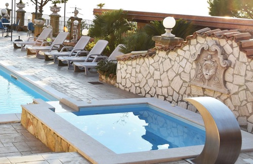 Cervino Cama Y Desayuno | Country House Isola Verde con 3 Camere da letto doppie, Wi-Fi e Piscina Esterna