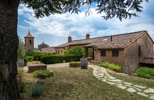 Monte Antico Apartamento | Country House Art and Garden