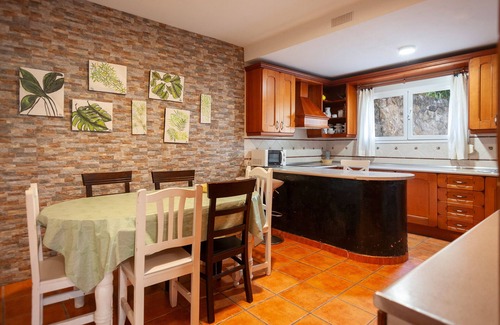 Cazorla Casa | Casa rural 'La Casa De La Piscina' con vistas a la montaña, Wi-Fi y aire acondicionado